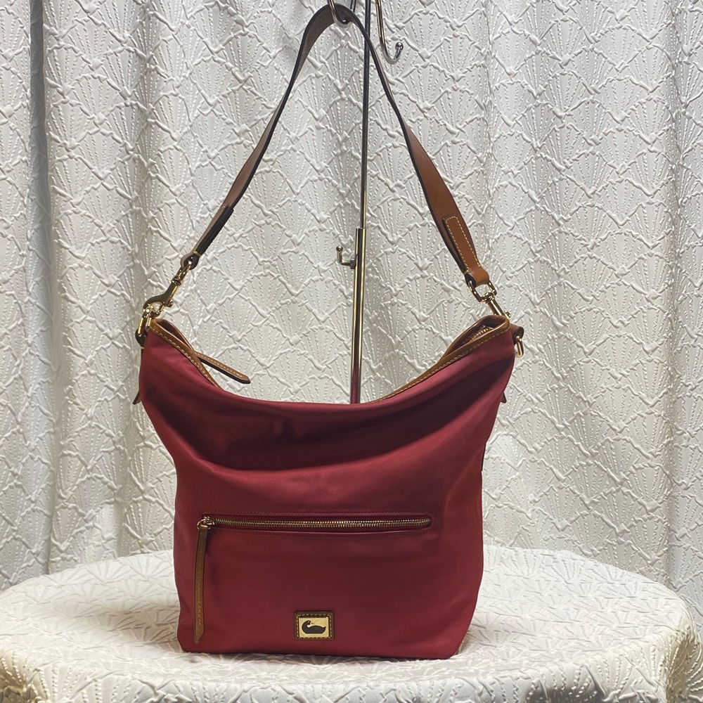 Dooney & Bourke Red and Brown Shoulder Bag‎ nylon easy clean roomy 1 compartment